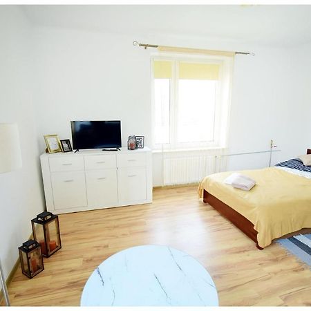 Color24 Apartament VI Сталёва-Воля Экстерьер фото