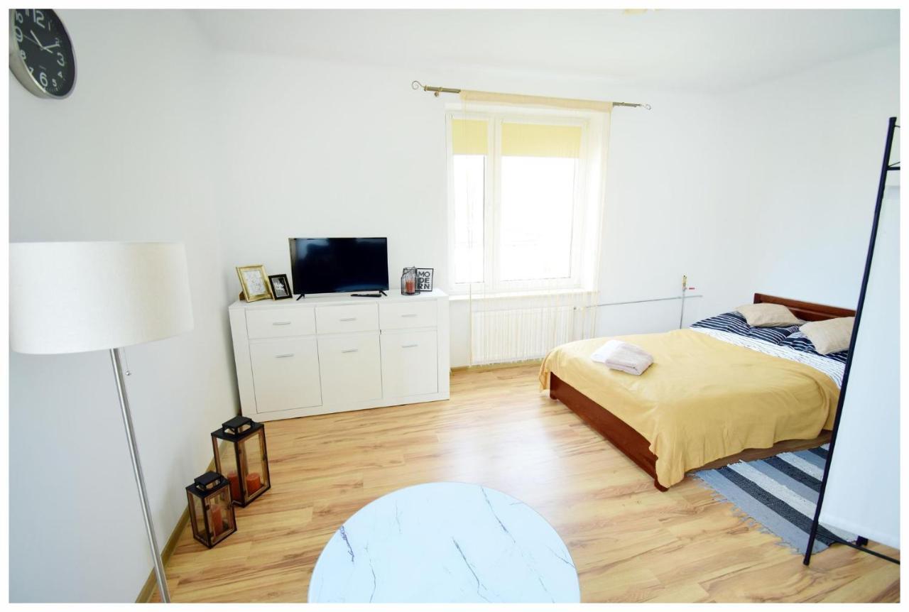Color24 Apartament VI Сталёва-Воля Экстерьер фото
